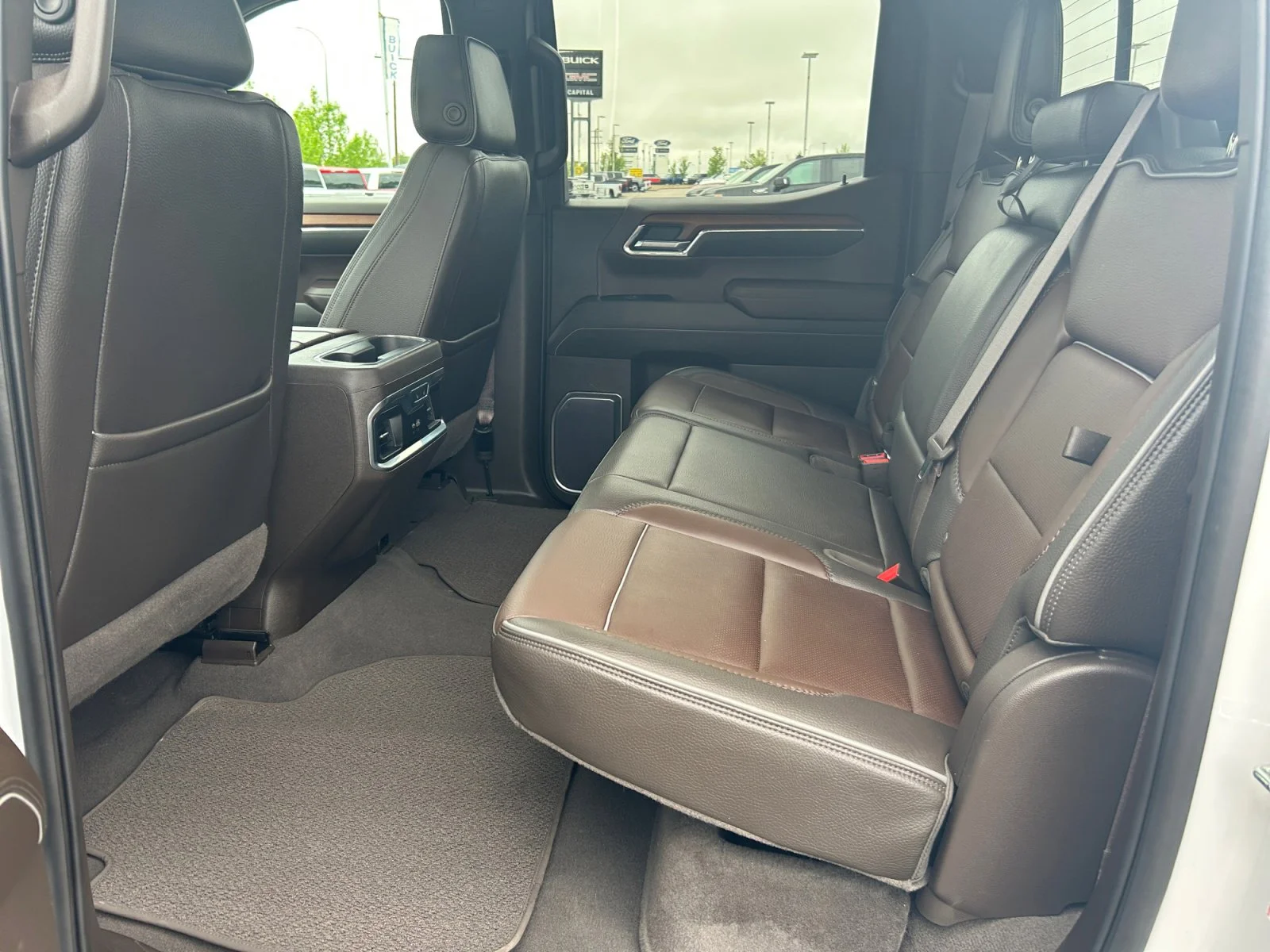 Used 2023 White GMC Denali Crew Cab image 19