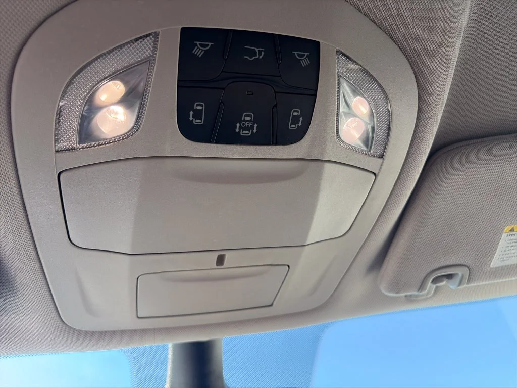 2024 Chrysler Pacifica Touring L - Photo 26