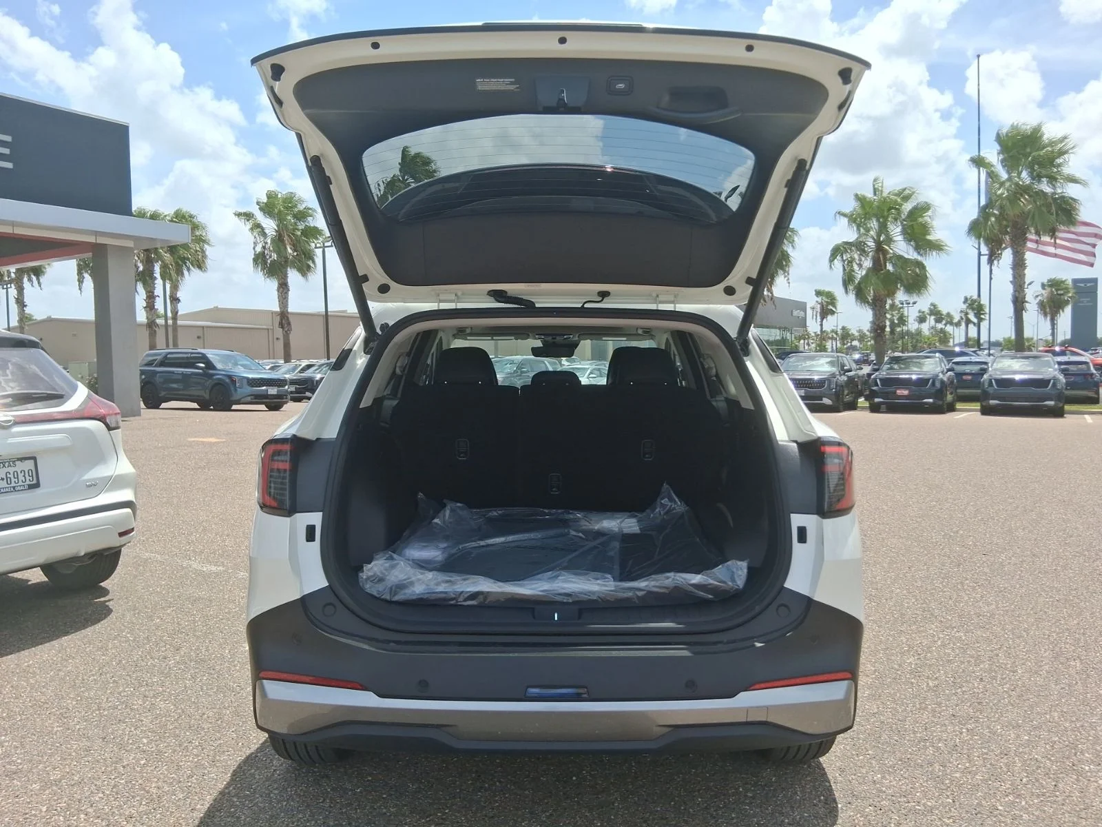 New 2026 White Kia EX image 6