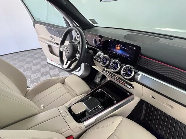 Used 2022 White Mercedes-Benz GLB 250 image 51
