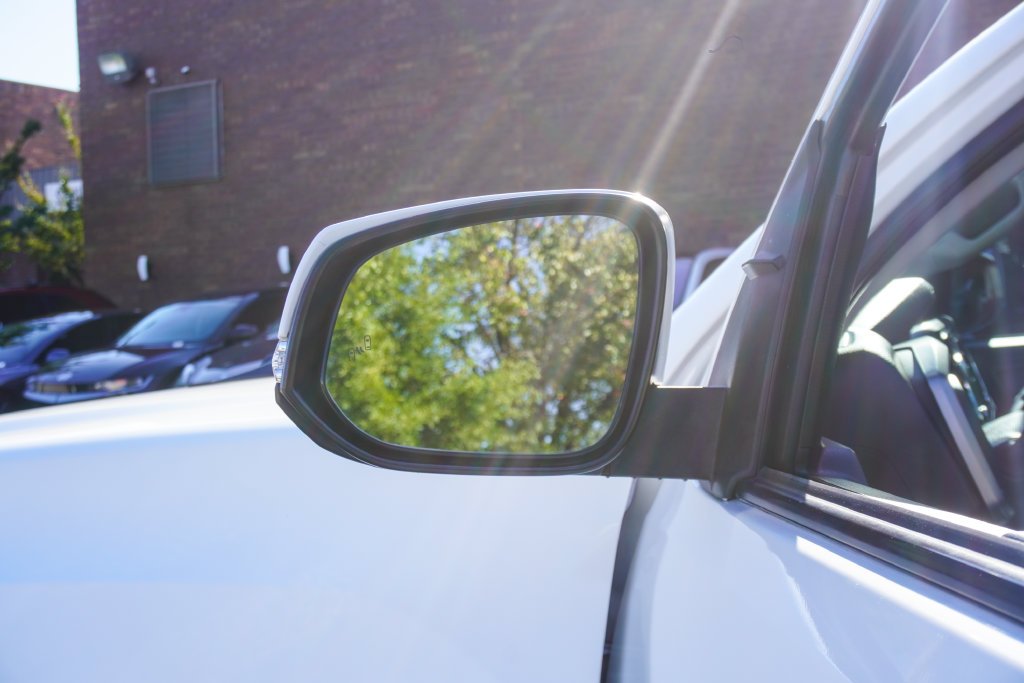 Used 2022 White Toyota SR5 image 38