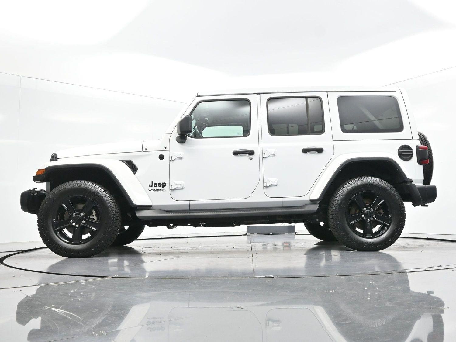 Used 2022 Bright White Clearcoat Jeep Unlimited Sahara Altitude image 47