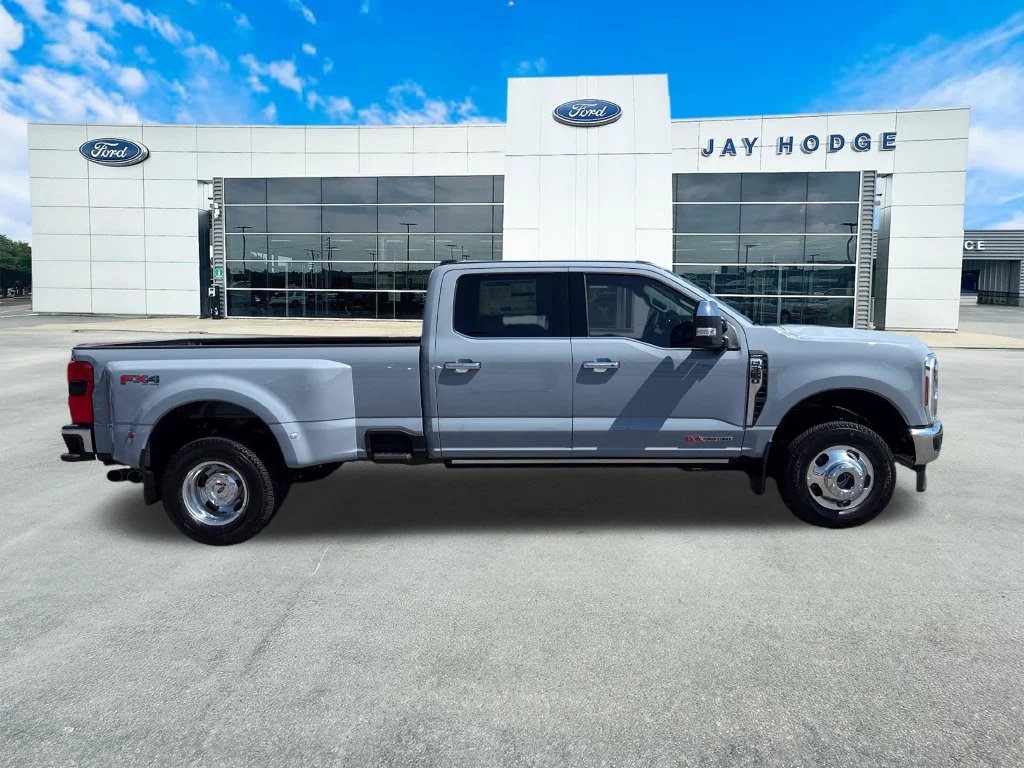 New 2026 Glacier Gray Metallic Tri-Coat Ford F-350® Lariat® image 7
