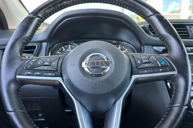 Used 2019 Gun Metallic Nissan SV image 23