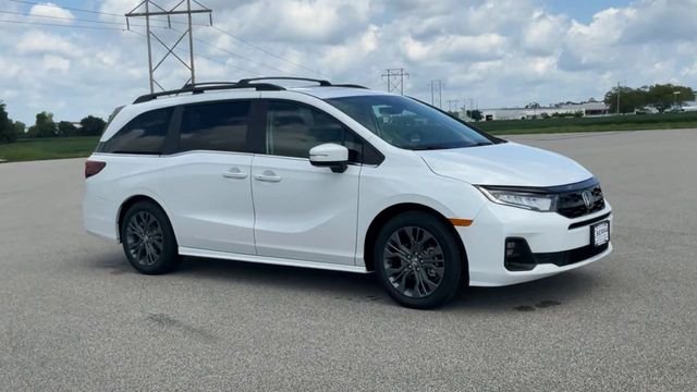 New 2026 Platinum White Pearl Honda Touring image 2