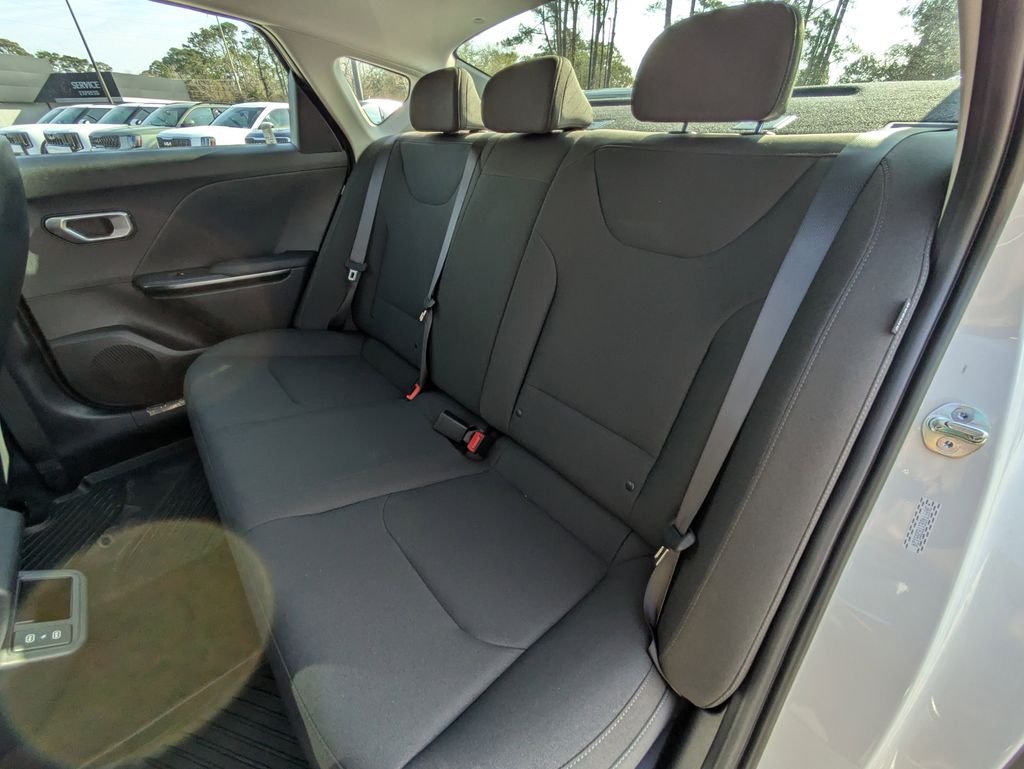 New 2026 Snow White Pearl Kia LXS image 13