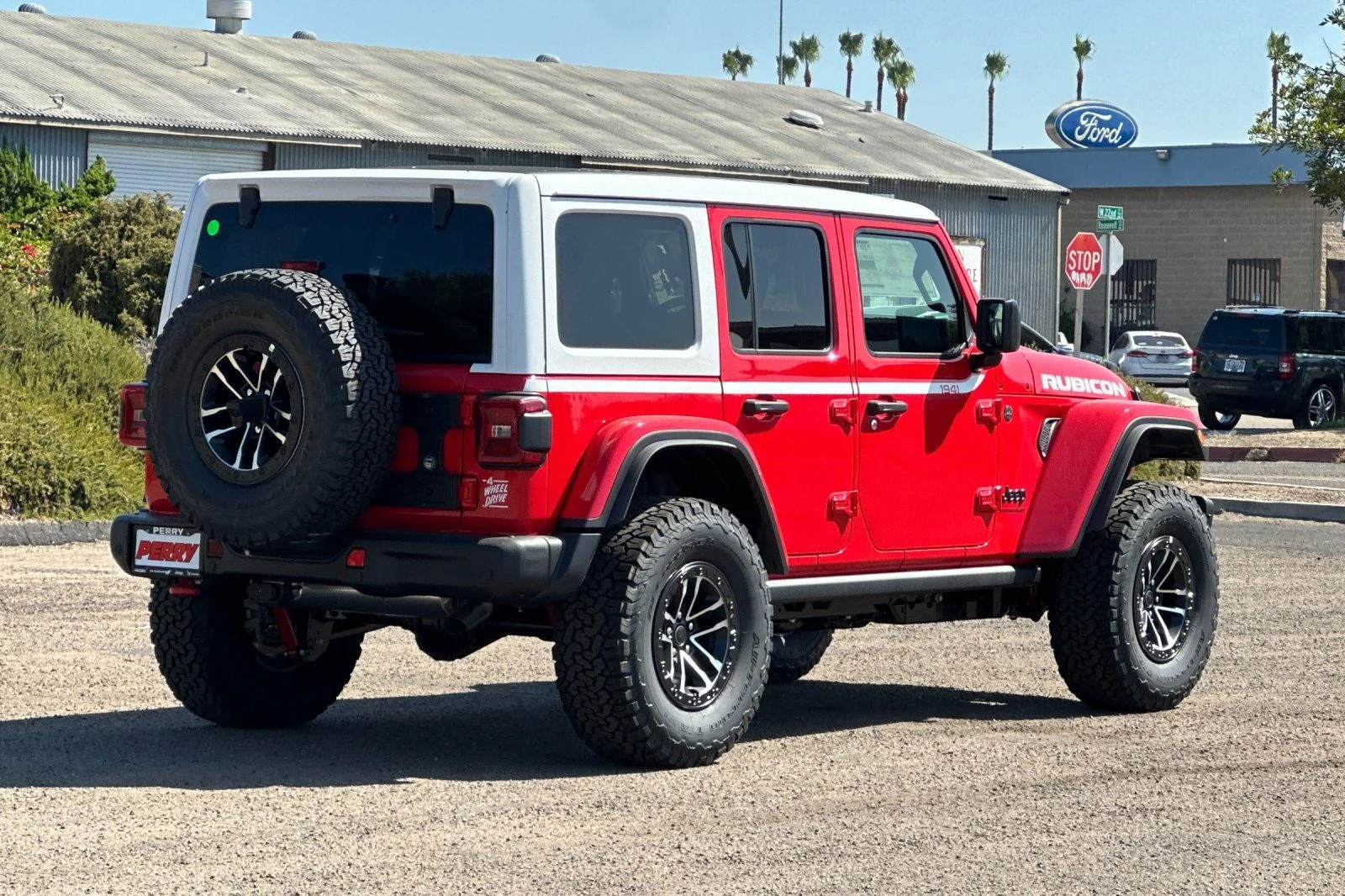 New 2026 Firecracker Red Clear-Coat Exterior Paint Jeep Rubicon X image 3