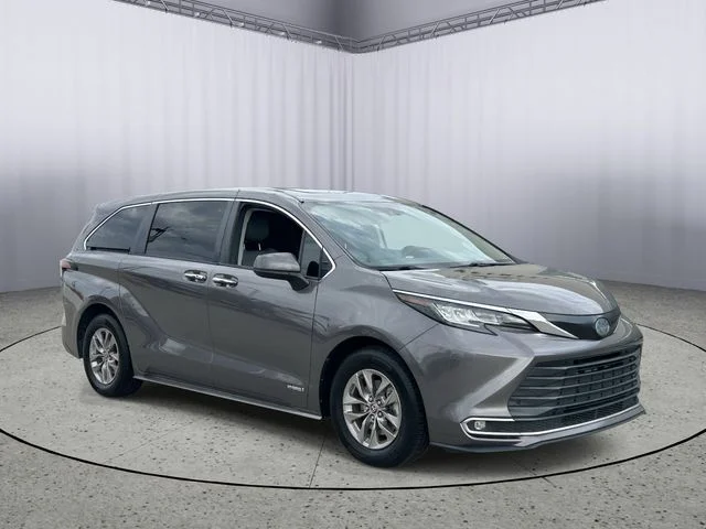 Used 2021 Predawn Gray Mica Toyota XLE image 5
