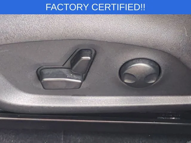 Used 2024  Jeep Limited image 17