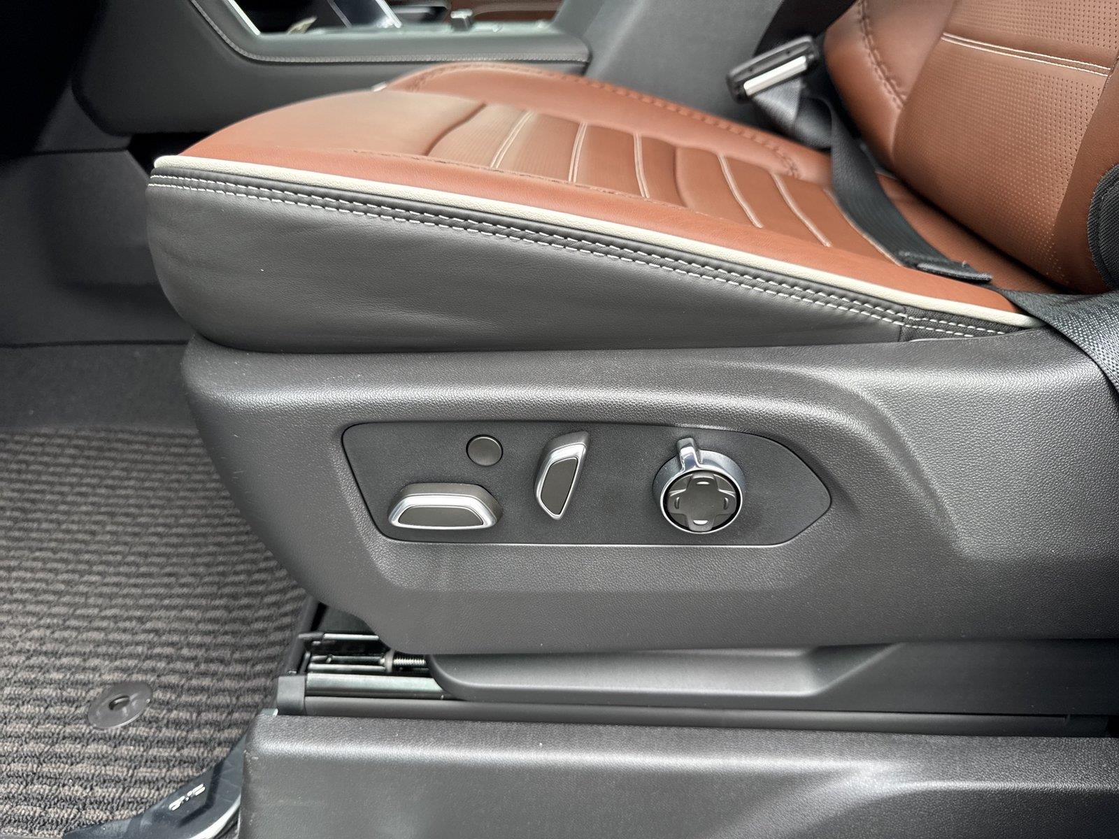 New 2026 Glacier White Tricoat GMC Denali Ultimate image 12