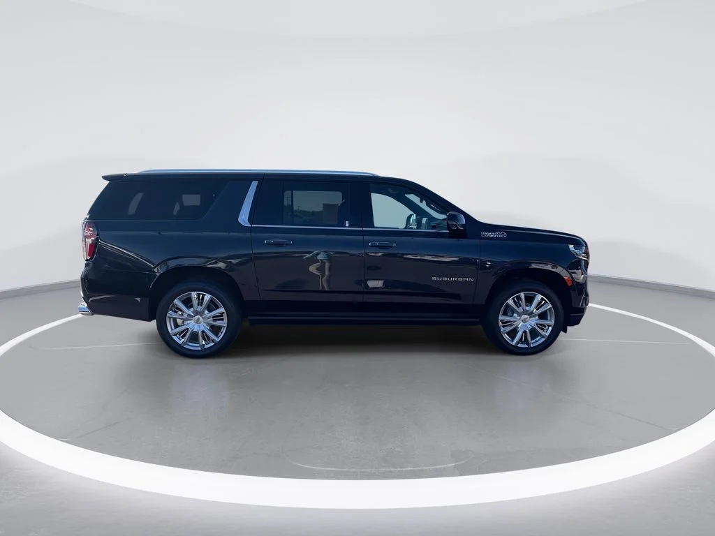 Used 2024 Gray Chevrolet High Country image 9