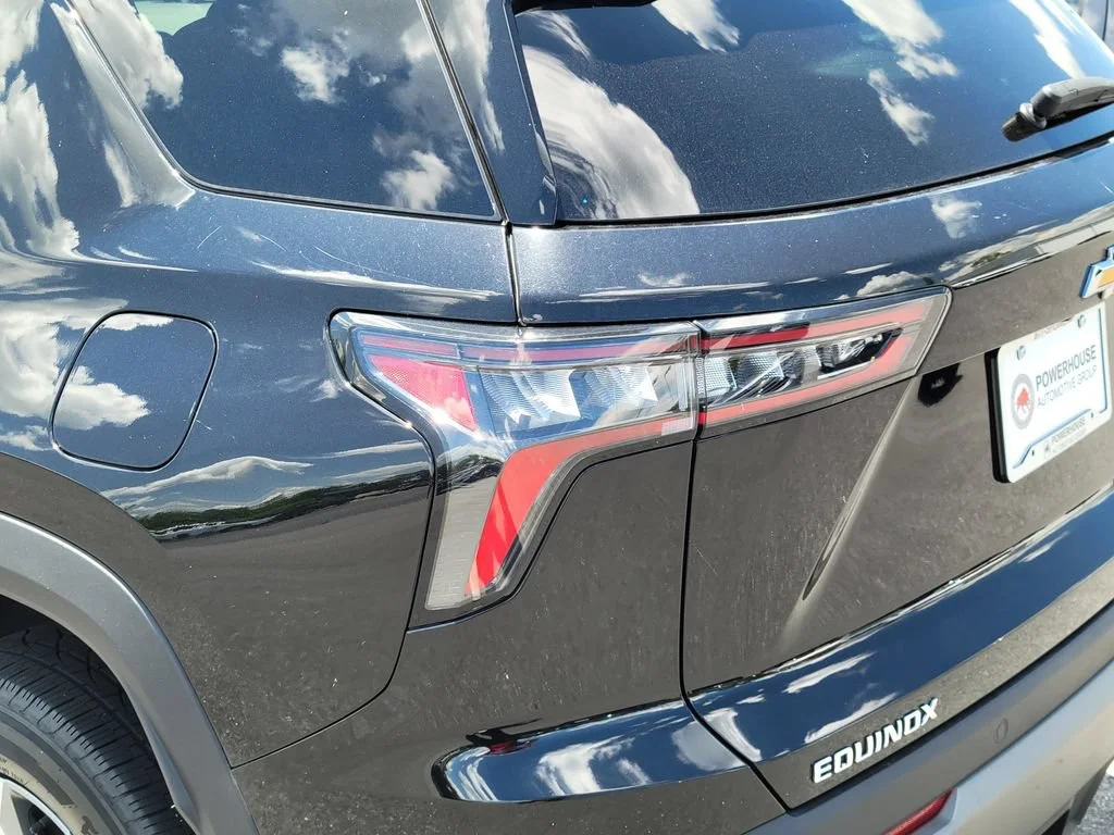 Used 2025 Mosaic Black Metallic Chevrolet LT image 11