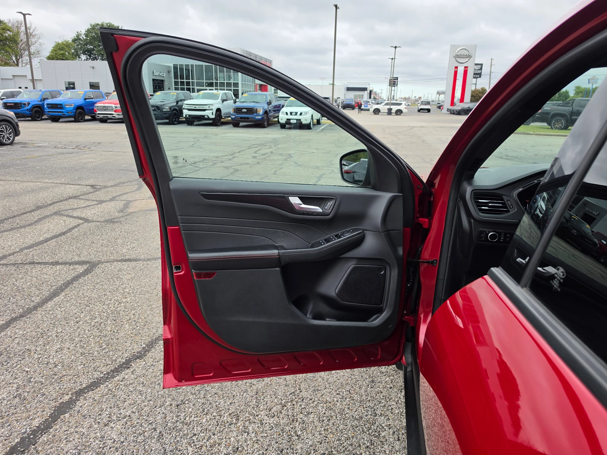 Used 2023 Rapid Red Metallic Tinted Clearcoat Ford ST-Line image 19