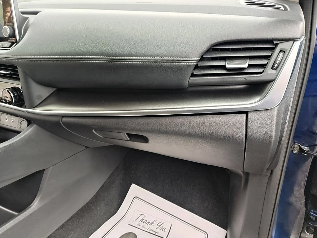 Used 2025 Blue Nissan SV image 39