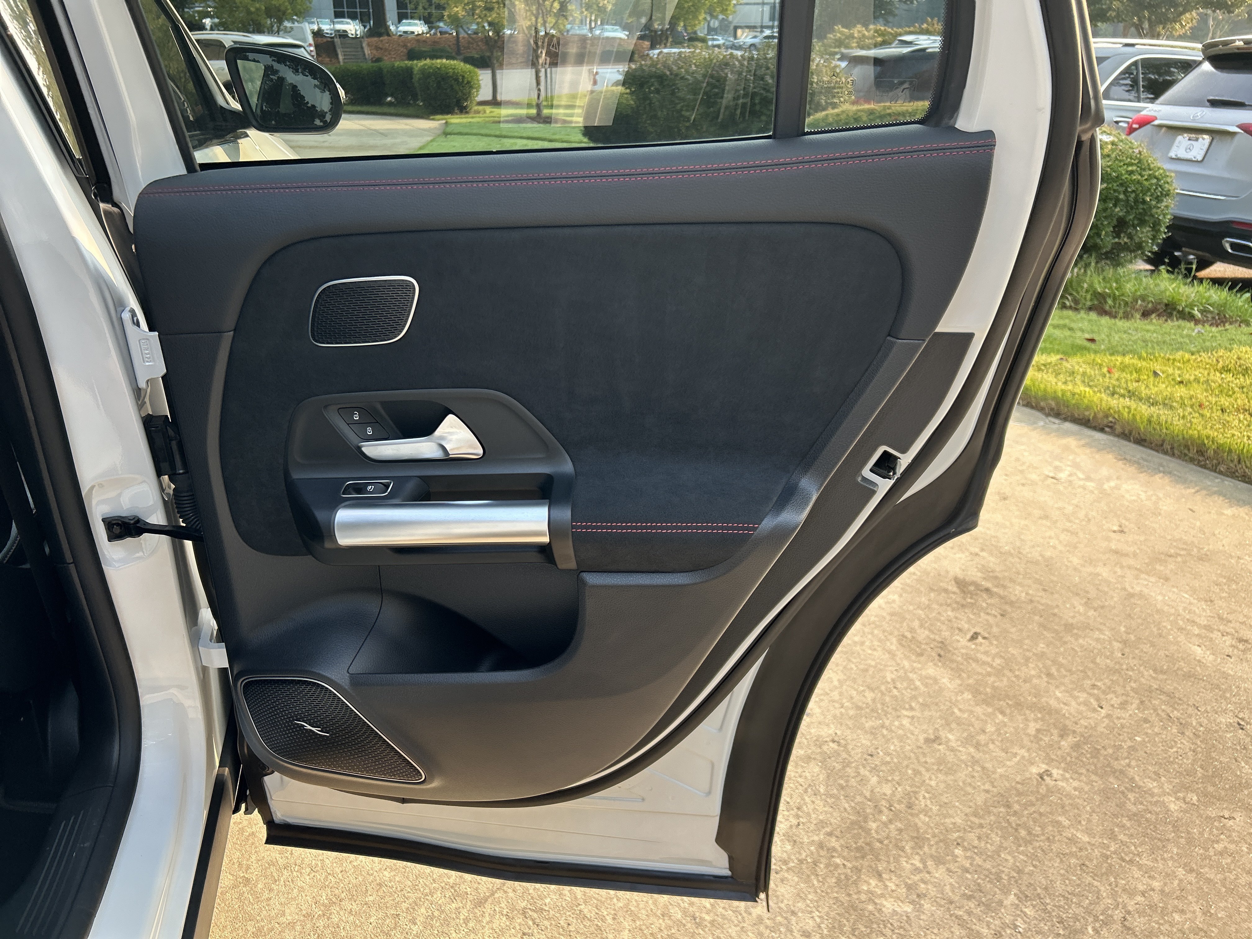 Certified Used 2024 Digital White Metallic Mercedes-Benz GLA 250 SUV image 42