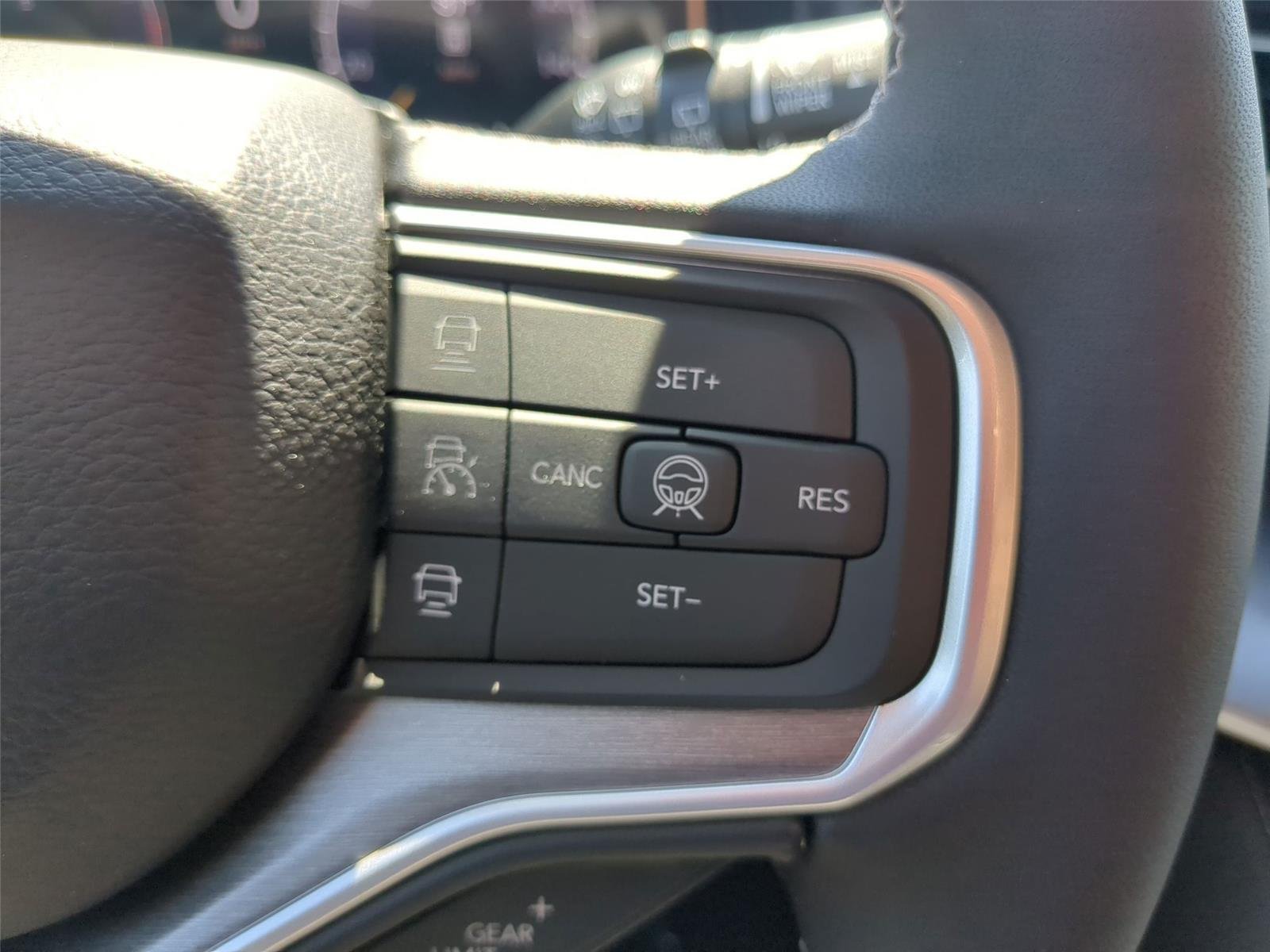 New 2026 Baltic Gray Metallic Clearcoat Jeep Limited Altitude image 17