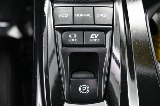 Used 2025 White Toyota LE image 26