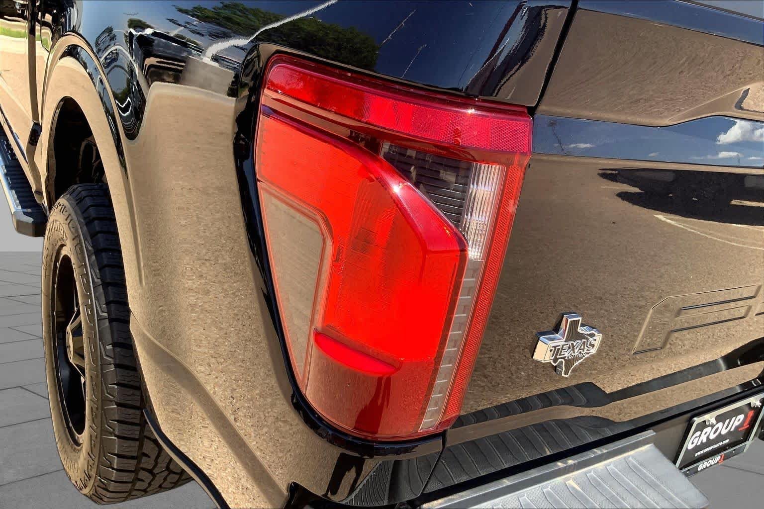 Used 2024 Agate Black Metallic Ford XLT image 32
