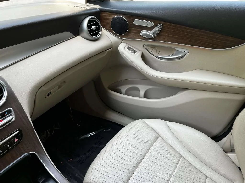 2022 Mercedes-Benz GLC GLC300 - Photo 30