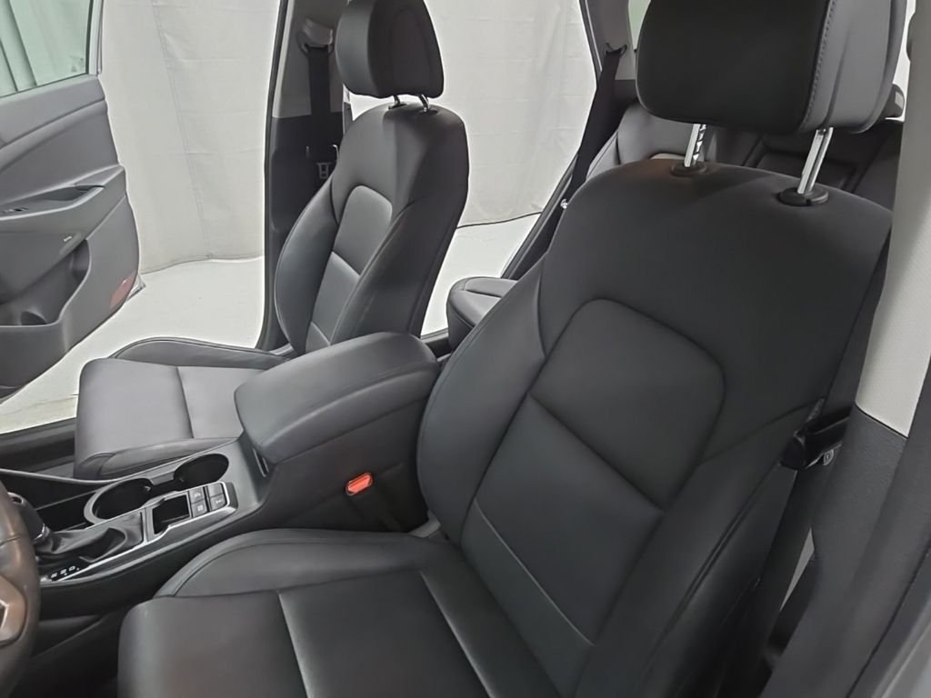 Certified Used 2018 Silver Hyundai SEL Plus image 13