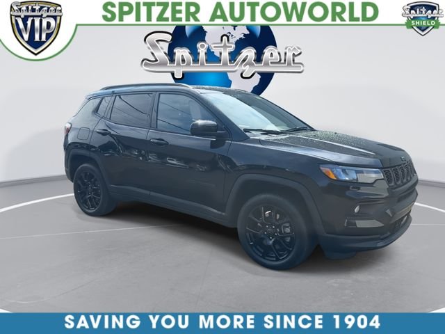 Used 2025 Black Jeep Latitude image 2