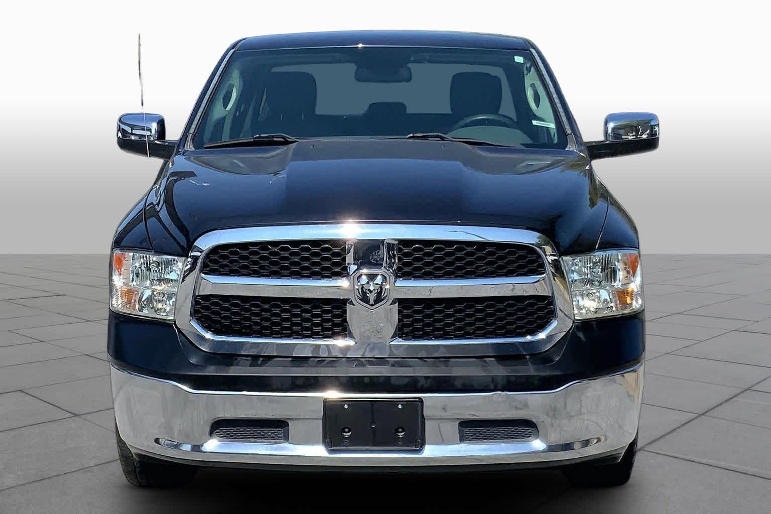 Used 2016 Brilliant Black Crystal Pearlcoat Ram Tradesman image 4