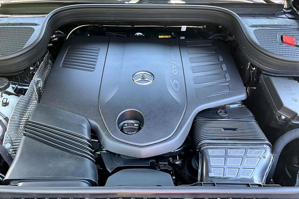 New 2026 Selenite Grey Metallic Mercedes-Benz GLS 450 image 25