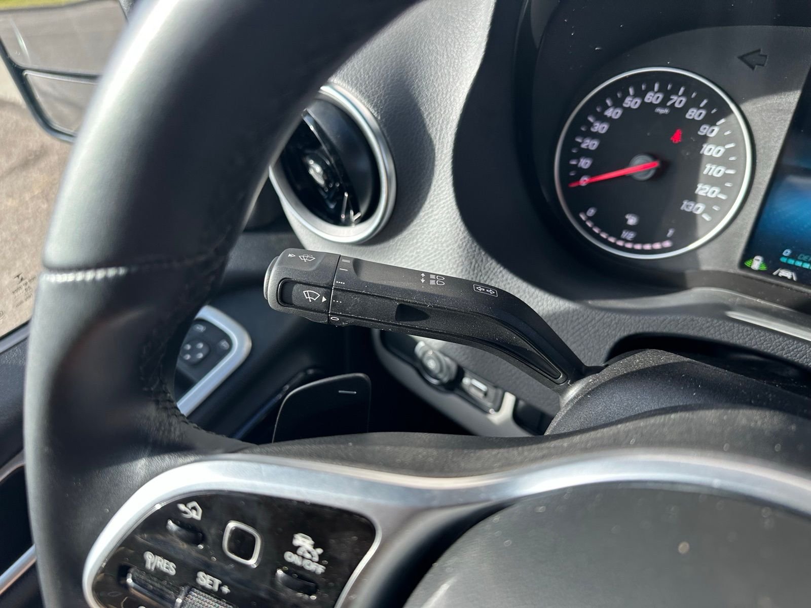 Used 2022  Mercedes-Benz 24GL 4X4 image 24