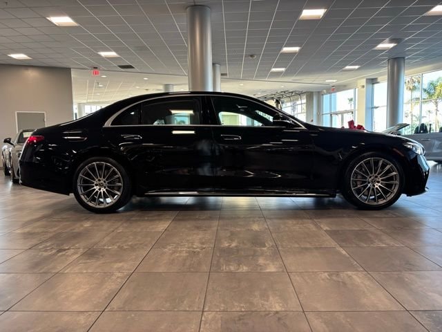 New 2026 Obsidian Black Metallic Mercedes-Benz S 580 image 6