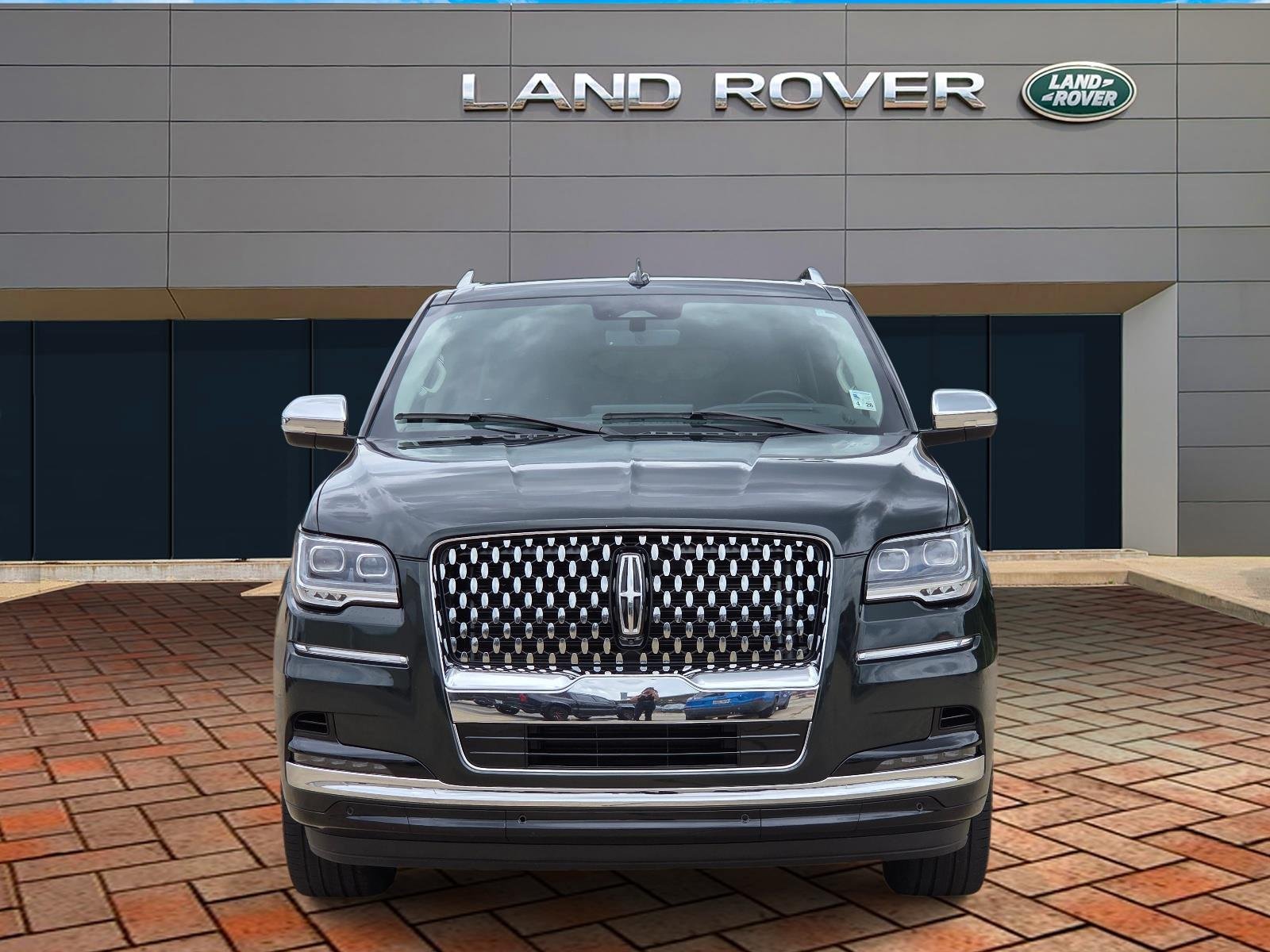 Used 2023 Manhattan Green Metallic Premium Colorant Lincoln Black Label image 2
