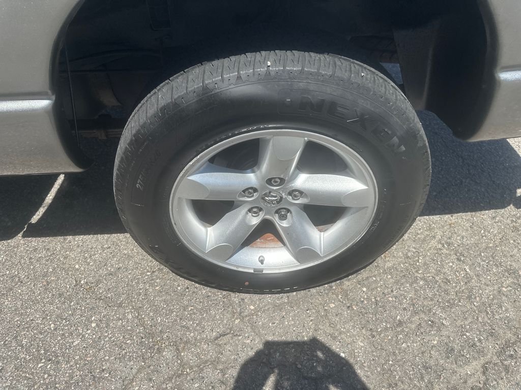 Used 2008 Gray Dodge SLT image 27