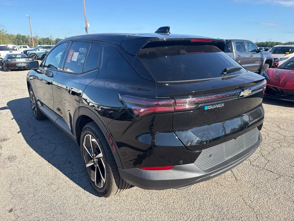 Used 2025 Black Chevrolet LT image 3