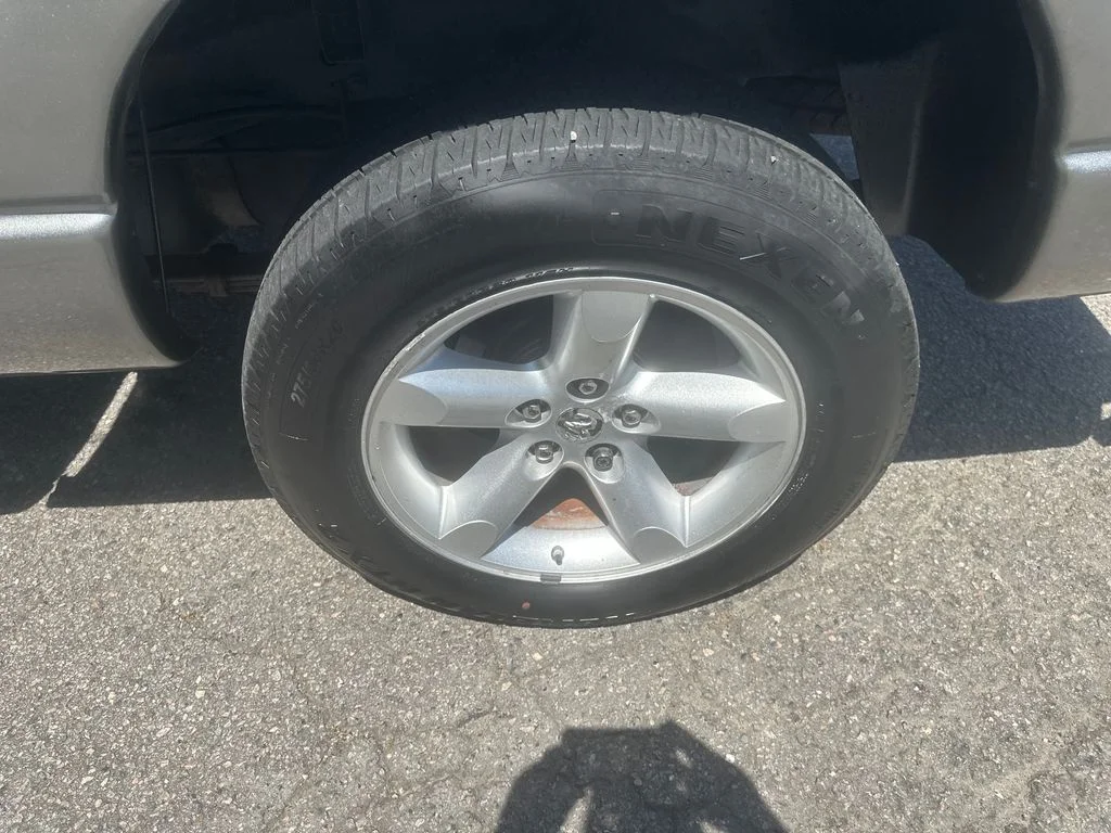 Used 2008 Gray Dodge SLT image 27