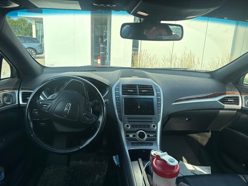 Used 2019 Black Lincoln Reserve image 7