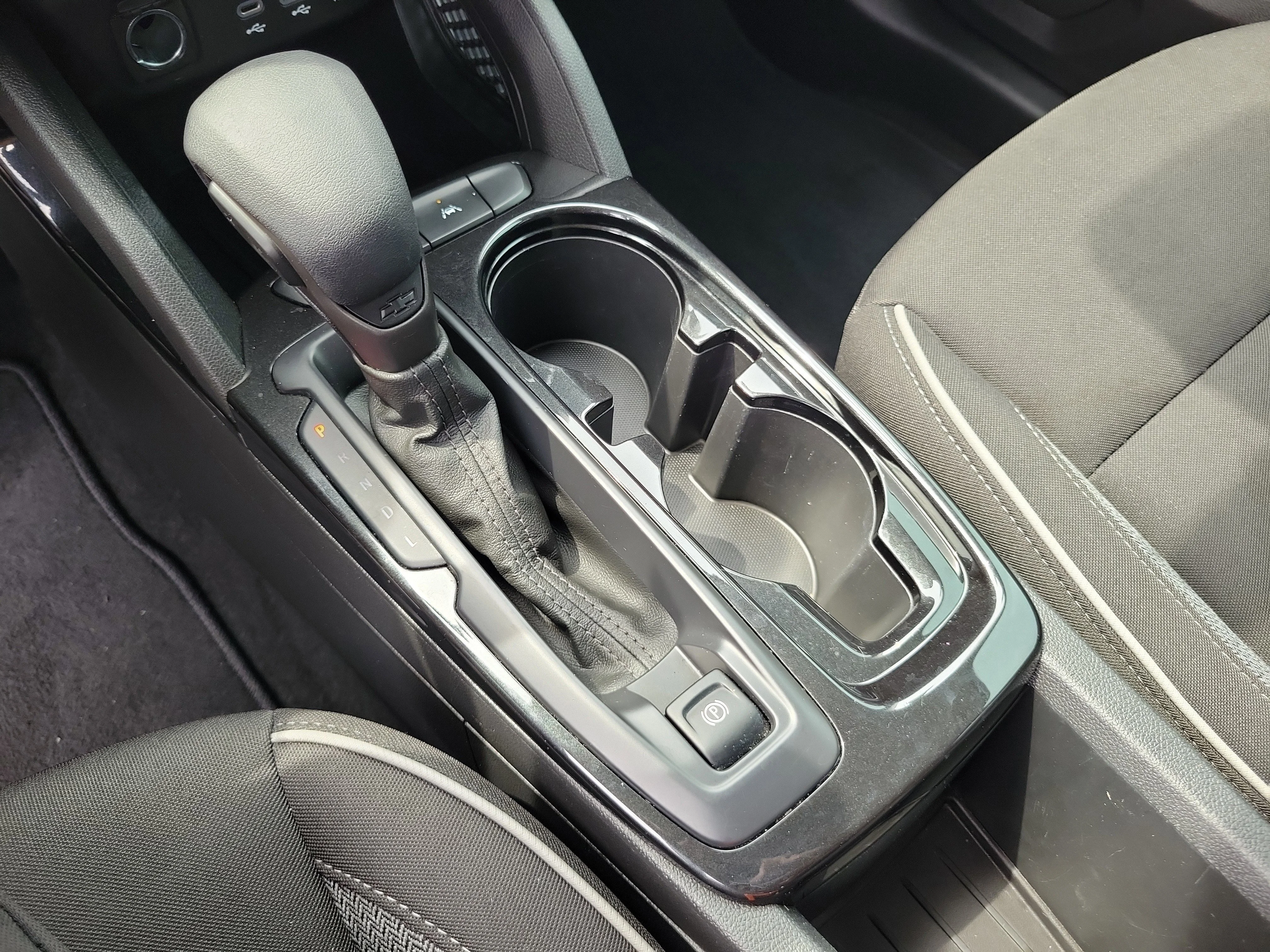 Used 2023 Summit White Chevrolet LT image 26