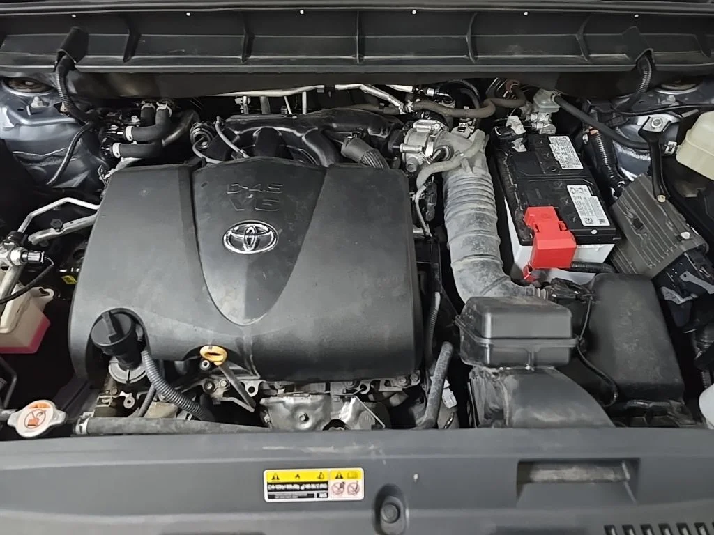Used 2022 Blue Toyota XLE image 13