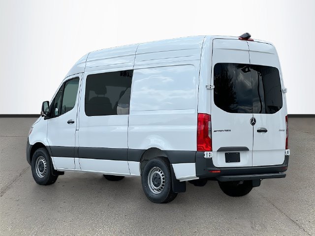 New 2026 Arctic+White Mercedes-Benz Crew 144 WB image 5