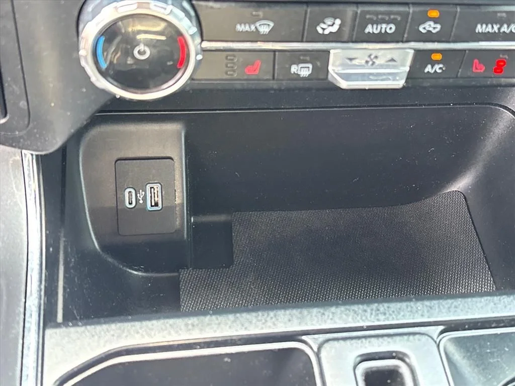 Used 2023 White Ford XLT image 34