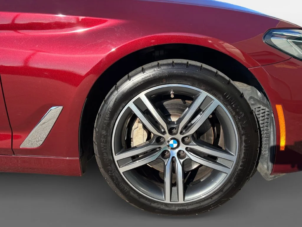 Used 2023 Red BMW 530i image 17