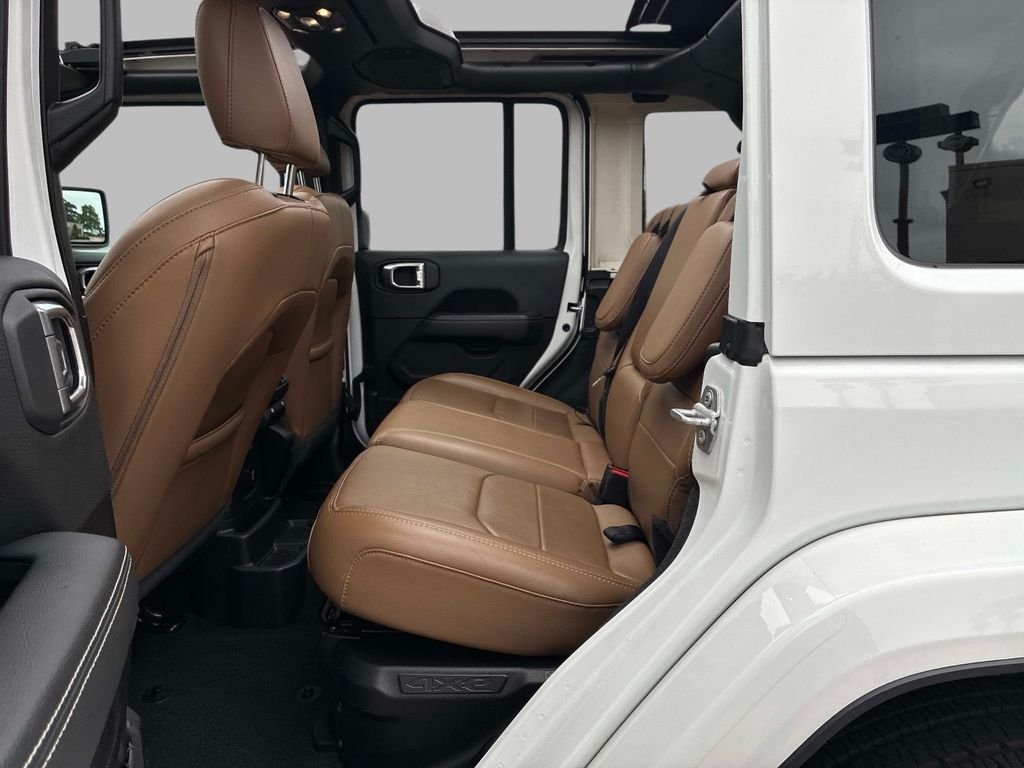 Used 2023 White Jeep Sahara 4xe image 17