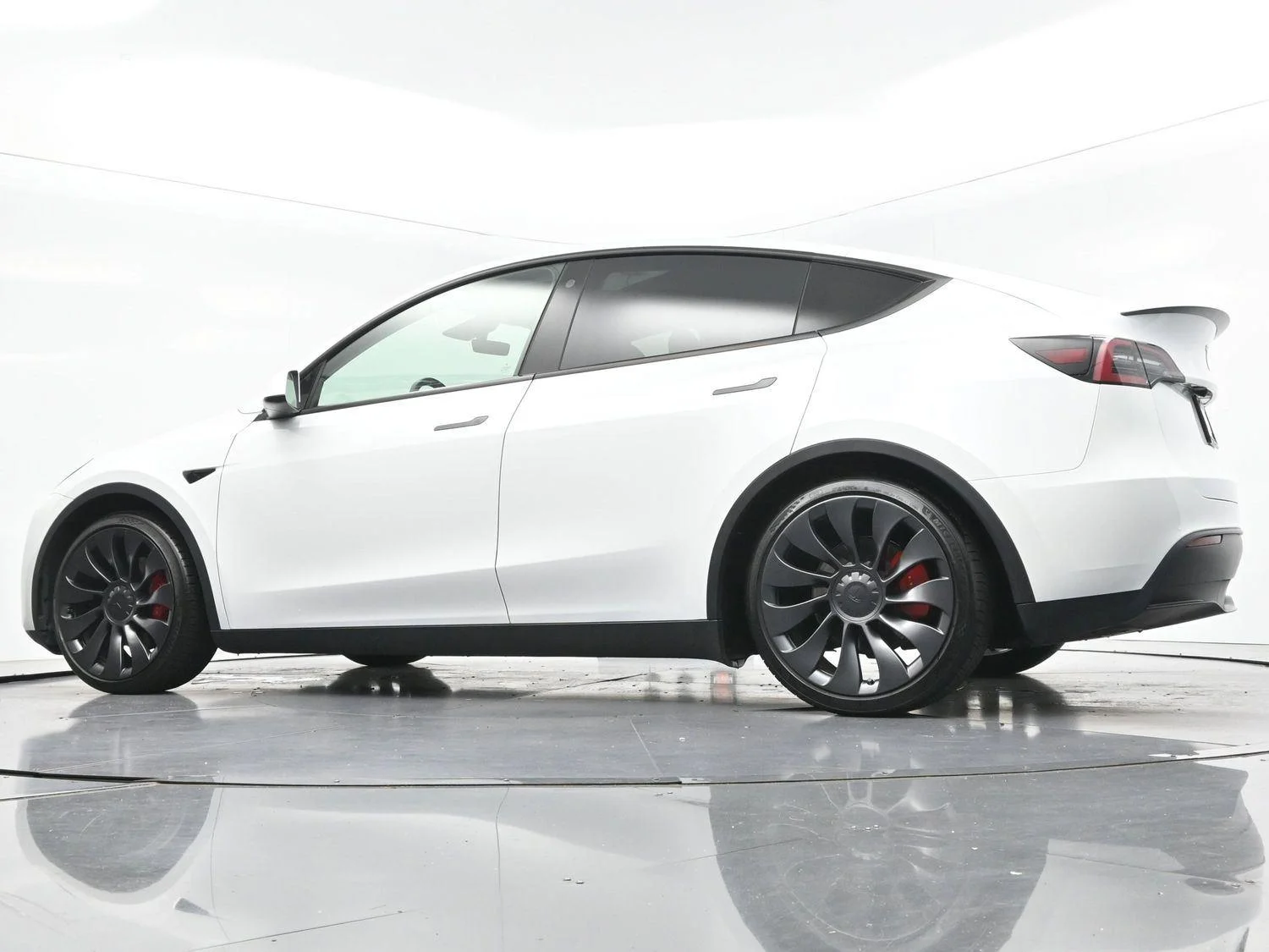 Used 2023  Tesla Performance image 45