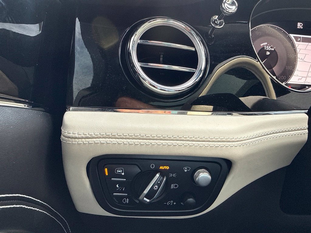 Used 2022 Black Bentley S image 24