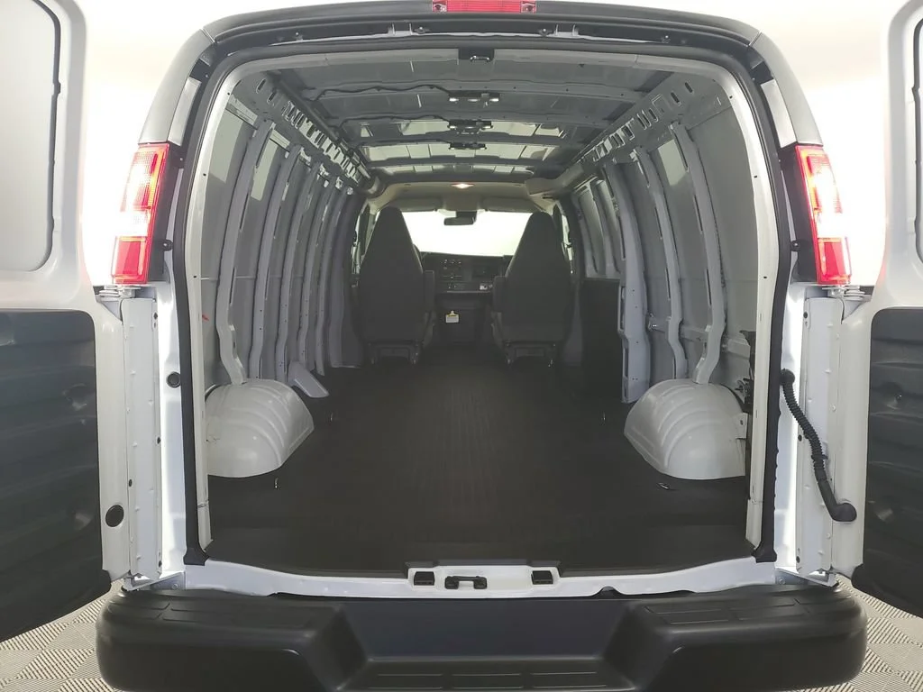 2025 Chevrolet Express Cargo Work Van - Photo 31