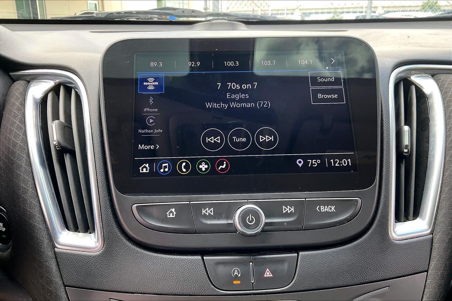 Used 2021 Silver Ice Metallic Chevrolet LT image 29
