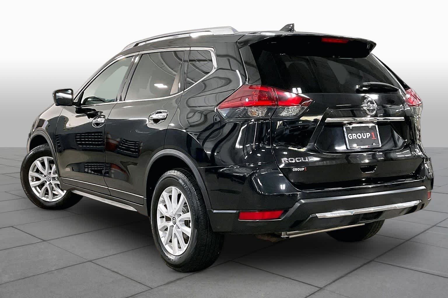 Used 2018 Magnetic Black Nissan SV image 12