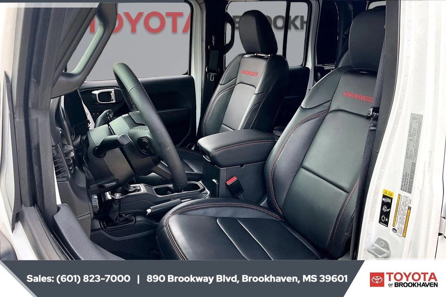 Used 2025 Bright White Clearcoat Jeep Rubicon X image 18