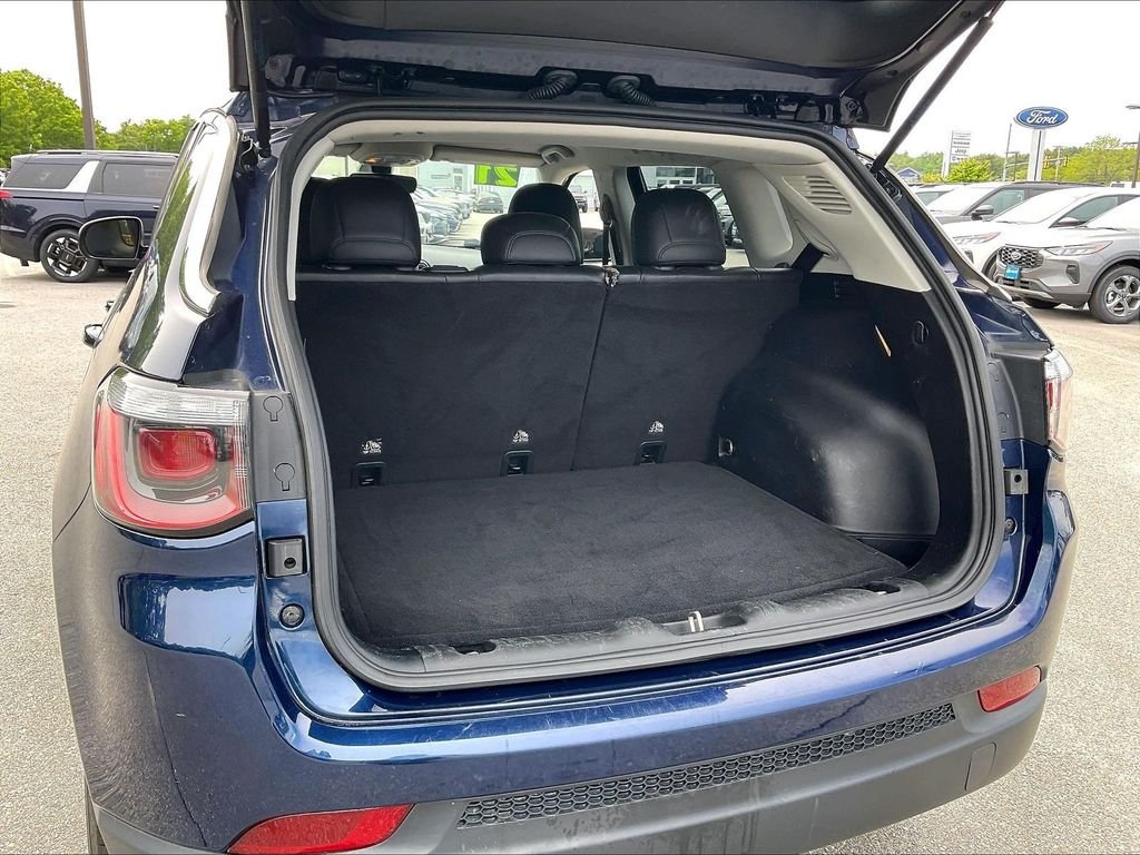 Used 2021 Jazz Blue Pearlcoat Jeep Latitude image 33