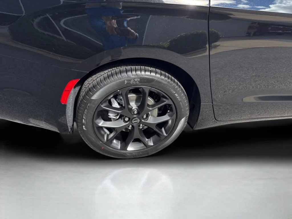 New 2026 Diamond Black Crystal Pearl-Coat Exterior Paint Chrysler Select image 27