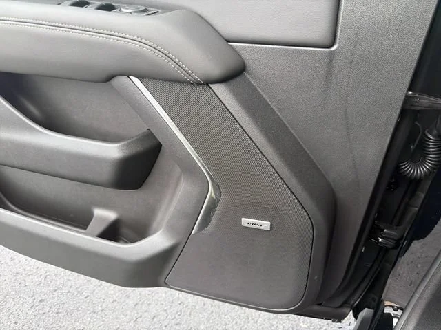 New 2026 Onyx Black GMC Elevation image 47