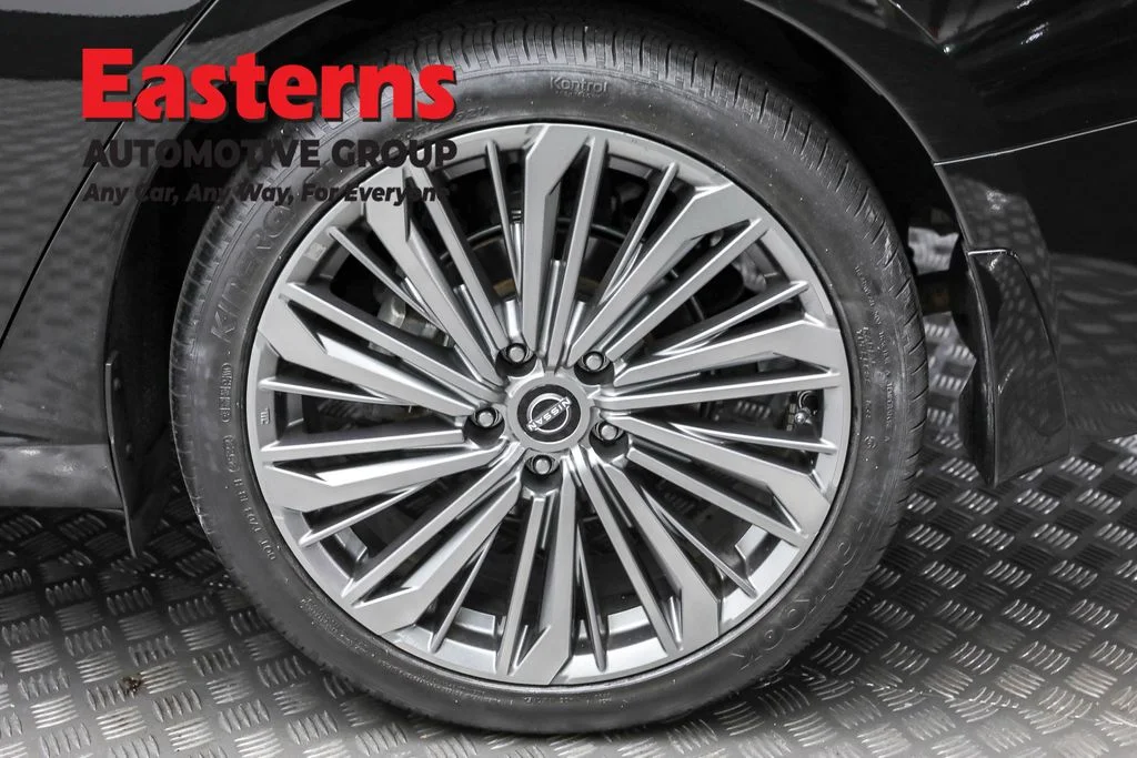 Used 2023 Black Nissan 2.5 SL image 8